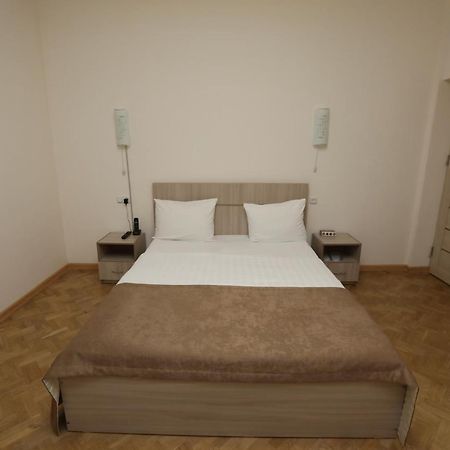 Alba Hotel เยเรวาน ภายนอก รูปภาพ