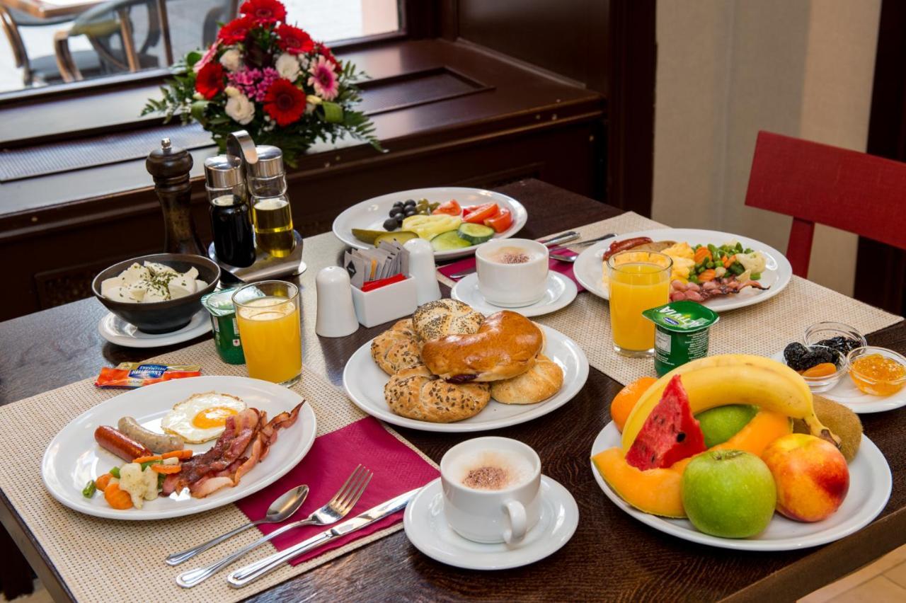 Alba Hotel เยเรวาน ภายนอก รูปภาพ