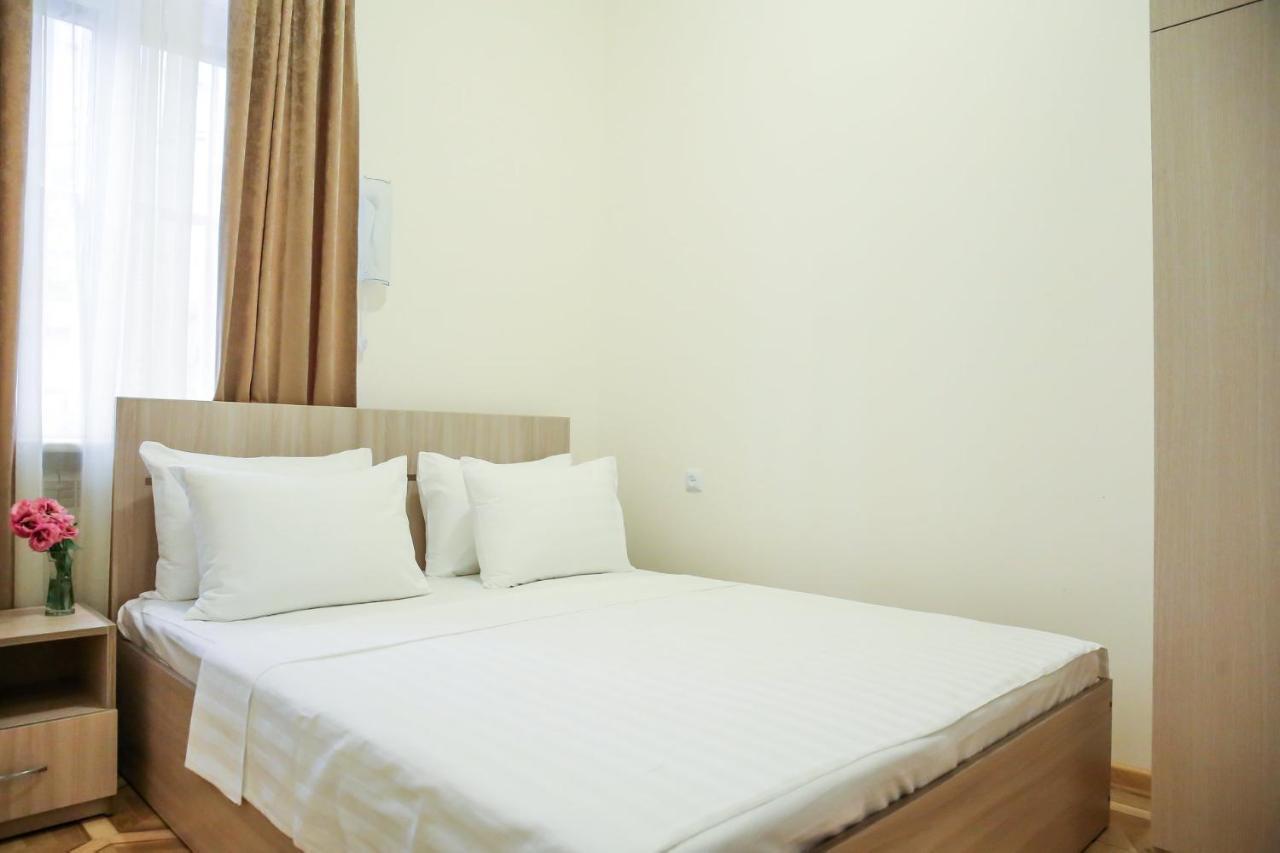 Alba Hotel เยเรวาน ภายนอก รูปภาพ