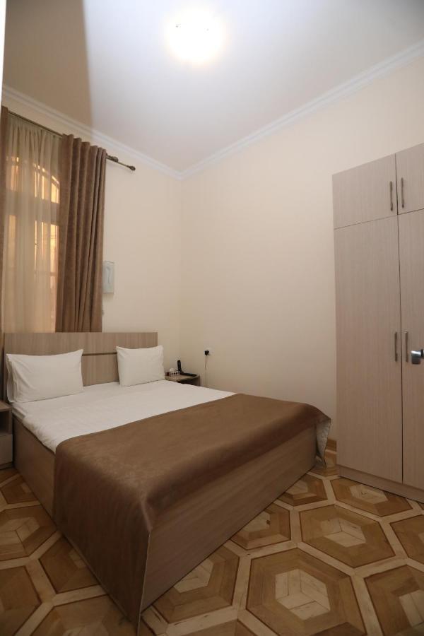 Alba Hotel เยเรวาน ภายนอก รูปภาพ