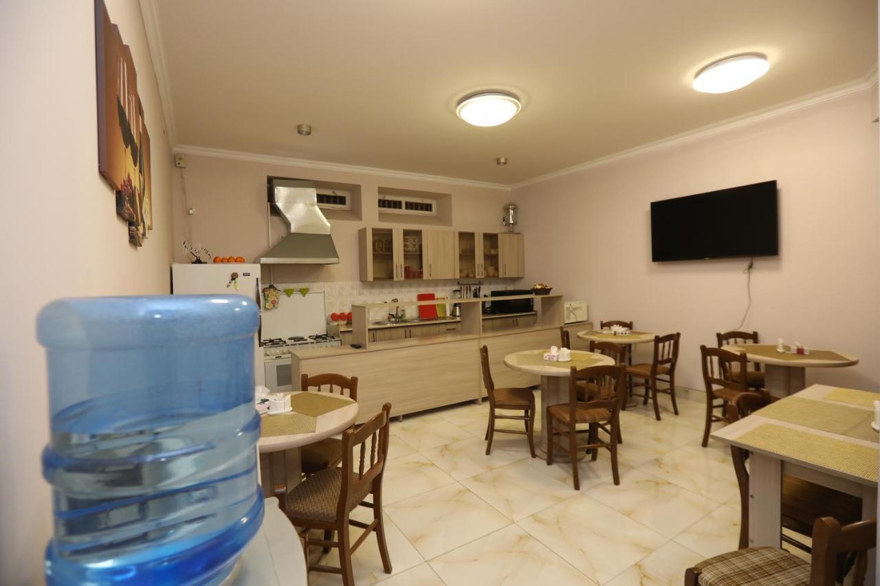 Alba Hotel เยเรวาน ภายนอก รูปภาพ